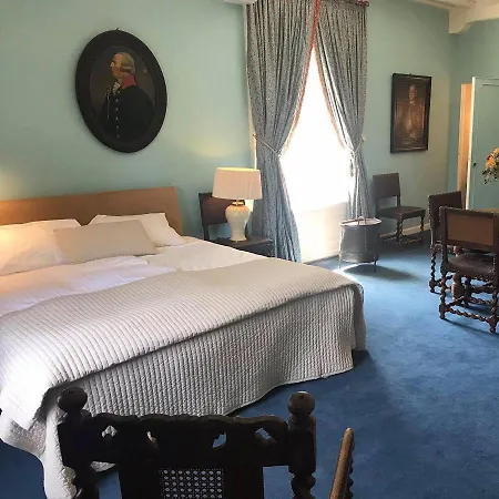 Kasteel Ophemert Bed & Breakfast 3*
