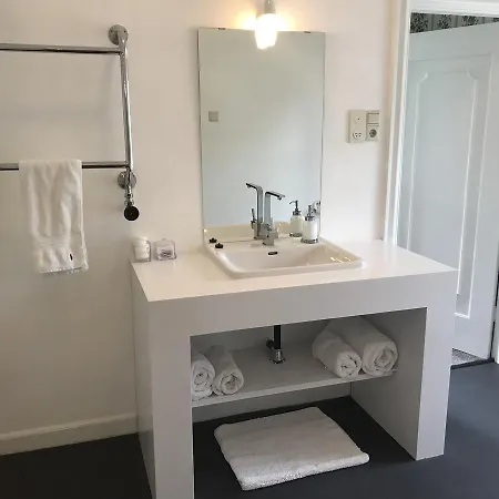 Bed & Breakfast Kasteel Ophemert Tiel