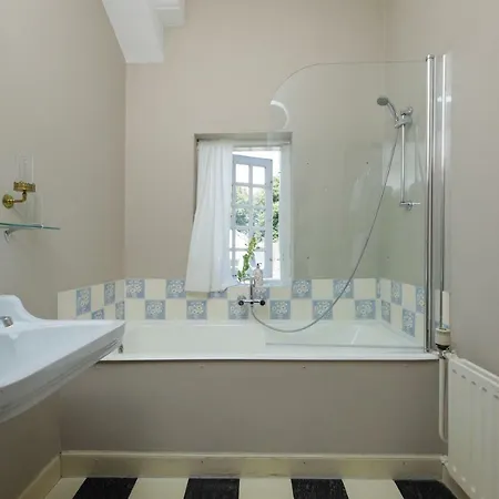 Kasteel Ophemert Bed & Breakfast
